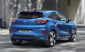 Ford puma оснащений регульованою полицею для багажу, яка не прикріплена до другого ряду сидінь і піднімається разом з кришкою багажного відсіку. 2020 Ford Puma Prices Engines Practicality Specs And Release Date