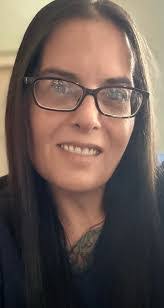 Lindsey Sampson's Instagram, Twitter & Facebook