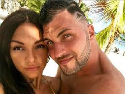 Tre pinnettu che hanno messo a dura prova tutto il self control di alessandro che alle ultimi immagini ha scagliato tutta la sua potenza. Jessica E Andrea Temptation Island Si Fa Piccante Alessandro Cannataro Confessa