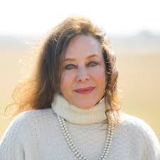 Leanne Baker's Instagram, Twitter & Facebook