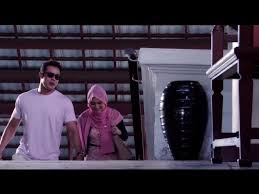 Although they are fine with the situation, zill and armel lead separate lives and don't act like a married couple. Rindu Awak 200 Raya Finale Esok Youtube