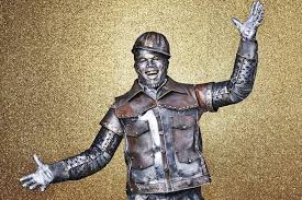 Watch Ne Yo Performs As The Tin Man In The Wiz Live The Wiz Tin Man The Wonderful Wizard Of Oz