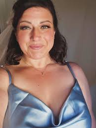 Today is my birthday🥳🥳🥳 I'm 41. Today is also my dear friend, Sarah's  wedding 🤍🤍🤍 I am celebrating today by celebrating the love of Sarah and  Gary. 🤍🤍🤍 The scenery is gorgeous