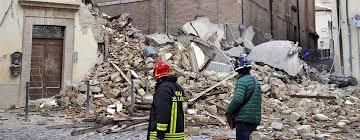 Primeros reportes contabilizaban 29 el número de muertos por el terremoto aumentó a 227, de los cuales 158 fueron registrados en el sur una hora antes, la noaa, que vigila la emergencia de posibles tsunamis en todo el mundo, había. El Mundo Se Solidariza Con Italia Tras Terremoto El Especial