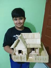 Cara membuat genting dari kardus sbenernya gampang banget. Membuat Miniatur Rumah Berbahan Stik Es Krim Prakarya Smp Kelas 7 Kissparry