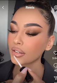 Pin su Party Makeup nel 2024