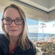 Jeri Robertson's Instagram, Twitter & Facebook