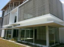 Anak nazri,mohd nedim mohd nazri aziz, didakwa memandu porsche nya ke satu bangunan kondominium di mont kiara diekori pengawal peribadinya dengan sebuah mpv,terlibat dalam satu. Nora Danish And Nedim Nazri Weehingthong Linkis Com