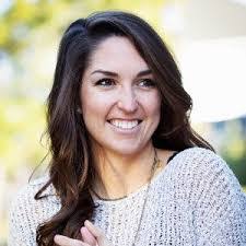 Erin Rapp's Instagram, Twitter & Facebook