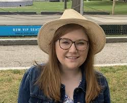 Caroline Lemay's Instagram, Twitter & Facebook