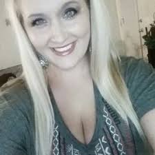 Danielle Lowery (missdanikay)