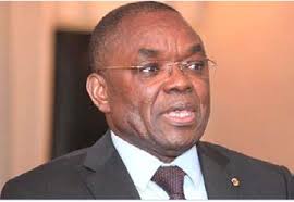 La loi sur la décentralisation et les libertés locales tranche