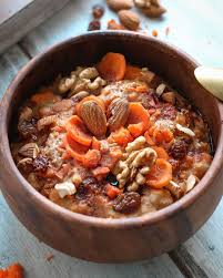 Carrot Cake Bowl It S Been A While But I M Coming Back Strong With This Warm Bowl Of Goodness Inspired By The Fla Clean Recipes Healthy Recipes Food