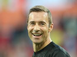 Wir präsentieren im vorfeld die wichtigsten fakten zu diesem besonderen duell. Sportler Schauspieler Sanger Promis Tippen Duell Bayern Gegen Bvb
