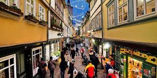 Erfurt is the capital and largest city in the state of thuringia, central germany. Strasse Sackt Metertief Ein Unheimliches Loch In Erfurt