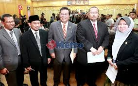 Pengumuman akan dilakukan oleh pesuruhjaya pas selangor, sallehen mukhyi. Keluarga Doktor Calon Pas Seri Setia