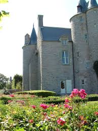 Chateau De Bienassis Erquy 22 Caluire Et Cuire Interieurs Du Chateau Jardin Francais