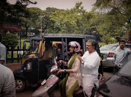 Manju warrier was shooting in himachal pradesh when they got stuck 100 kms away from manali due to heavy rain and landslides. Manju Warrier S New Look From Mohanlal Sathyan Anthikkad Film Is Out Photos Ibtimes India