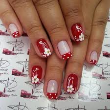 Estas decoraciones que puedes realizar son de una gran variedad, sin embargo, existe una combinación además, el plata se puede combinar con otros colores claros. Rojo Y Blanco Manicura De Unas Unas Manos Y Pies Manicura Para Unas Cortas