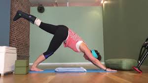 Annie Levasseur Yoga Flow In A Cast Youtube Youtube Workout Yoga Posses Total Body Workout