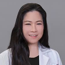 Mimi Lee's Instagram, Twitter & Facebook