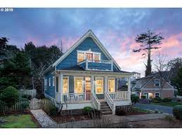 Our rentals are properly maintained and always ready to accommodate your oregon coast vacation. 12 Perfect Beach Cottages For Sale In Oregon Right Now Luxury Real Estate Brand Cascade Sothebys International Realty