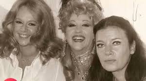 Όλοι γνωρίζουμε τον κωνσταντίνο καζάκο ενώ ο ηθοποιός σπάνια εμφανίζεται με τα τρία μικρότερα παιδιά του. Alikh Boygioyklakh Tzenh Karezh Zwh Laskarh Celebrities Eidhseis Yupiii Gr