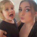 Sara Apel's Instagram, Twitter & Facebook