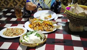 Menu dinner lezat namun sehat yang bisa kamu makan di malam hari yang pertama adalah kolaborasi antara gurihnya keju dan telur. 11 Tempat Makan Seafood Enak Di Bandar Lampung Recommended