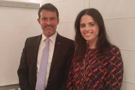 Selon Manuel Valls Critiquer Ses Accointances Avec L Extreme Droite Israelienne Serait De L Antisemitisme Pauvre Con Ton Antis Extreme Droite Manuel Et Droit