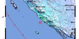 Titik koordinat gempa berada di 5.09 lintang selatan dan 102.14. Gempa M 5 8 Guncang Bengkulu Warga Sempat Panik Tugujatim Id