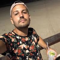 PDF) A escola é nossa e o currículo é favelado