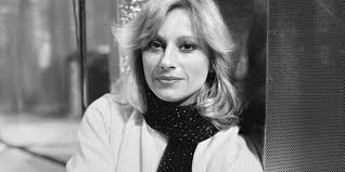 Mais en pleine période d'enregistrement, en octobre, la jeune chanteuse disparaît sans crier gare, laissant son entourage, dont michel berger, sans nouvelle. Le Jour Ou Veronique Sanson A Quitte Michel Berger Marie Claire