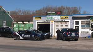 Simply hire one of the fair priced independent mechanics who operate their business out of diy auto center. Man Critically Injured By Falling Car At Barrie Diy Garage Ctv News