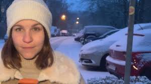 Winterwetter-Chaos: Schnee und Eis sorgen für massive Beeinträchtigungen  auf Straßen und Flughäfen