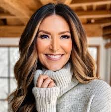 Krista Pellerin's Instagram, Twitter & Facebook