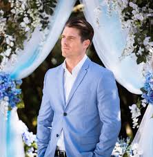 Un enterrement de vie de jeune fille, c'est souvent pour le meilleur et parfois pour le pire… drame, comédie, fête, alcool. Its A Wonderful Movie Your Guide To Family And Christmas Movies On Tv Yes I Do A Hallmark Channel June Weddings Movie Starring Jen Lilley And Marcus Rosner