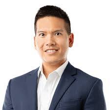 Carrie Bader's Instagram, Twitter & Facebook