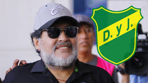 Defensa y justicia le compró el 50% restante del pase a newell's old boys y ahora ezequiel unsain es completamente jugador del halcón. Maradona Eterno Diego Ayudo A Hinchas De Defensa Y Justicia En Santa Fe Varela Informa