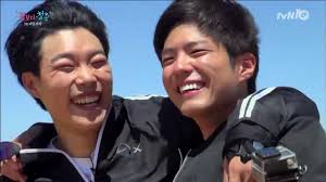 They looked very close even on a hot day. ryu joon yeol and hyeri first met on the set of the tvn drama 'reply 1988', and they went public with their in other news, ryu joon yeol is currently filming the upcoming movie 'alien', while hyeri is in talks to star in the new drama 'heart attack roommate'. Ryu Jun Yeol Park Bo Gum Cute Moments In Yof Africa Youtube