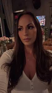 Amber Calderon's Instagram, Twitter & Facebook