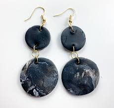 They are insanely cute and super easy to make yourself! Projpack Polymer Clay Earrings Kit Classy Artist Box