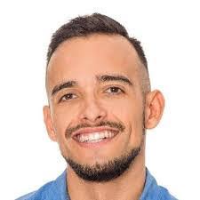 Carlos Arancibia's Instagram, Twitter & Facebook