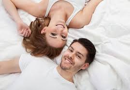 Setelah foreplay berhasil dilakukan, kemudian paijo mencoba memasukkan rudalnya yang sangat itu. Berhubungan Intim Di Malam Pertama Bagaimana Rasanya Matalelaki Com
