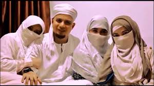 Istri habib syech bin abdul qodir assegaf. Ustadz Arifin Ilham Dua Istri Akur Itu Jauh Lebih Baik Daripada Satu Tapi Ribut Terus