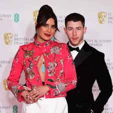 The couple was spotted at a london restaurant with priyanka's mother madhu chopra, and they indulged in some pda which was captured by some fans' cameras. Priyanka Chopra News Tips Guides Glamour