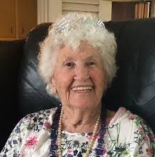 Martha Mueller's Instagram, Twitter & Facebook