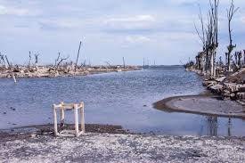 Back in the 1920s, a tourist village was established along the shore of lago epecuen, a salt lake some 600 kilometers southwest of buenos aires, argentina. Villa Epecuen A Flooded Town In Argentina Since 1985 Os 6000x4000 Abandonedporn