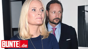 August 2001 in oslo das jawort gegeben. Mette Marit Von Norwegen Neues Bild Aus Ihrem Zuhause Ein Detail Ist Zum Gruseln Youtube