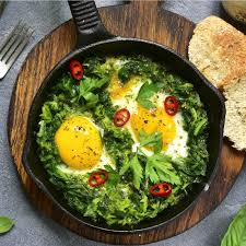 Das Original Shakshuka Rezept Wird Mit Tomaten Gemacht Diese Variante Hier Ist Mit Spinat Und Somit Eine Abgewandelte Versi Shakshuka Rezept Rezepte Shakshuka